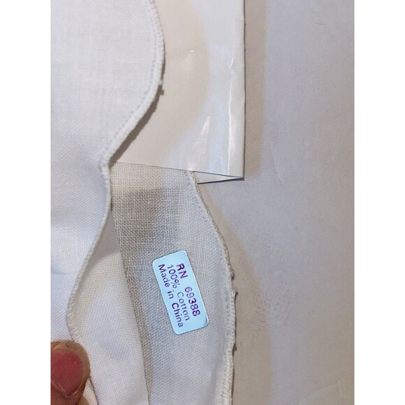 Vintage tablecloth Scalloped edge  60 X 60 white cotton - Picture 16 of 16